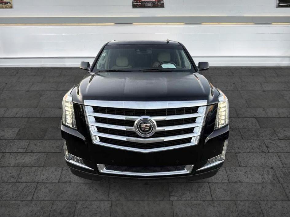 Cadillac Escalade photo 2