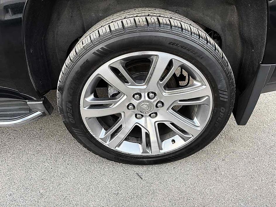Cadillac Escalade photo 9