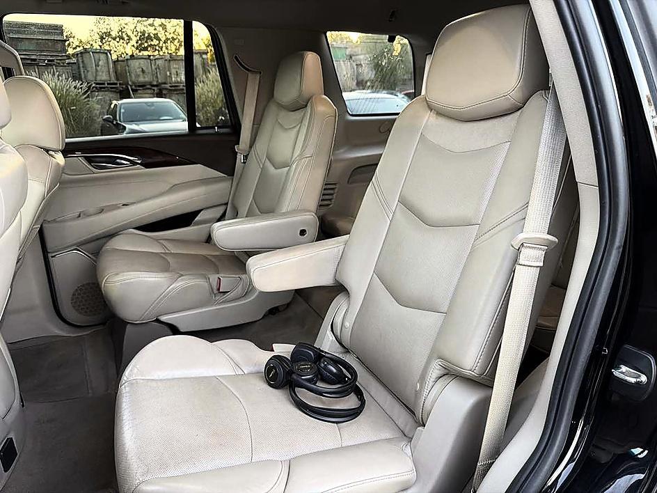 Cadillac Escalade photo 11