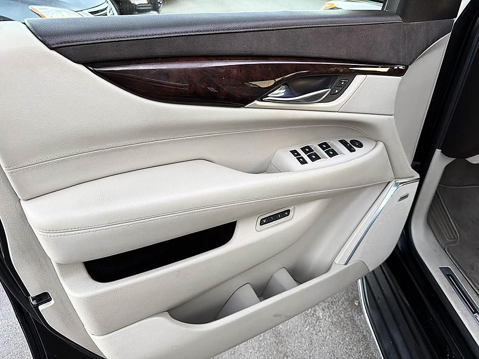 Cadillac Escalade photo 15