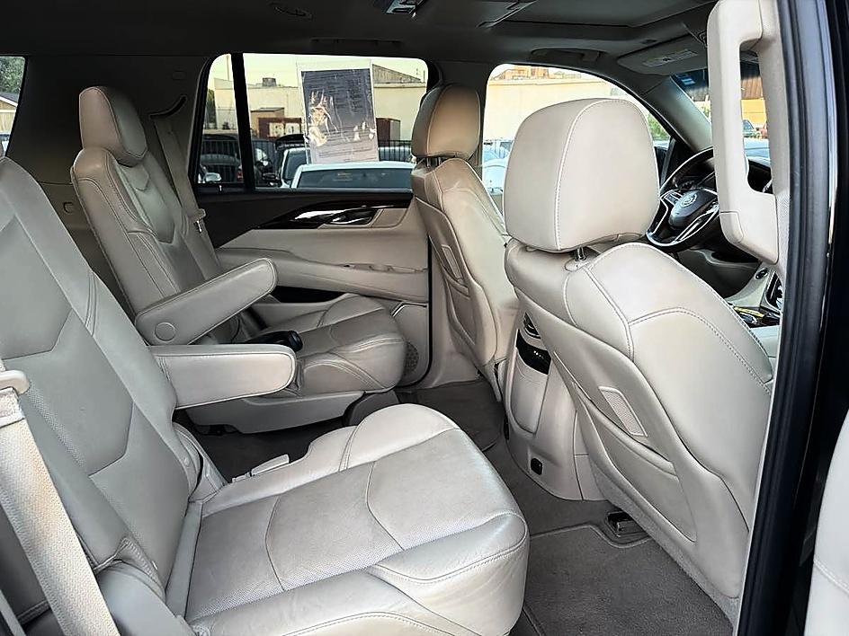 Cadillac Escalade photo 19