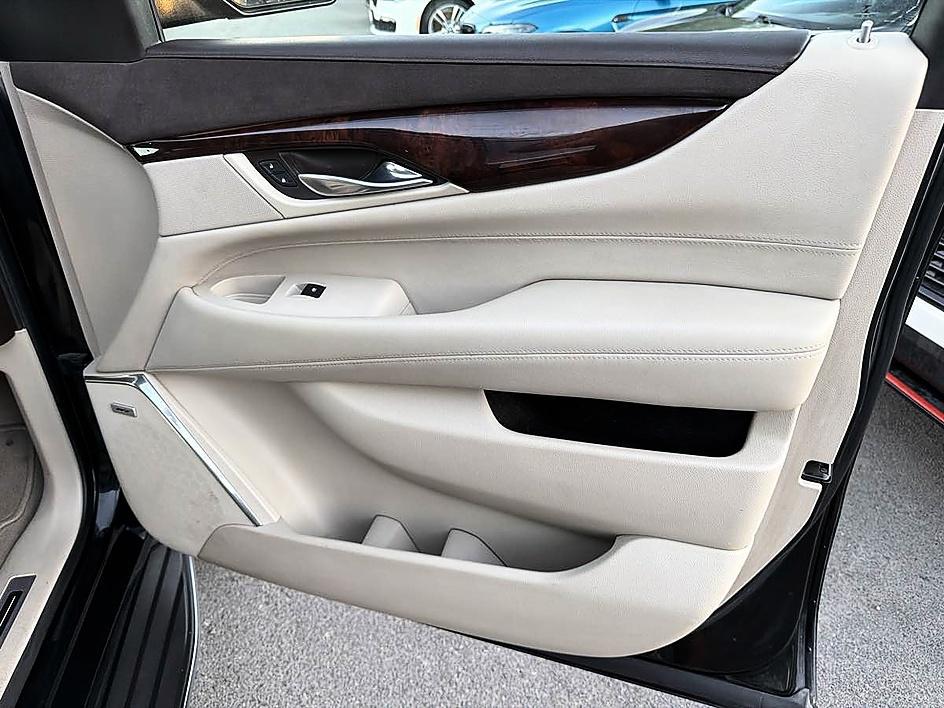 Cadillac Escalade photo 23
