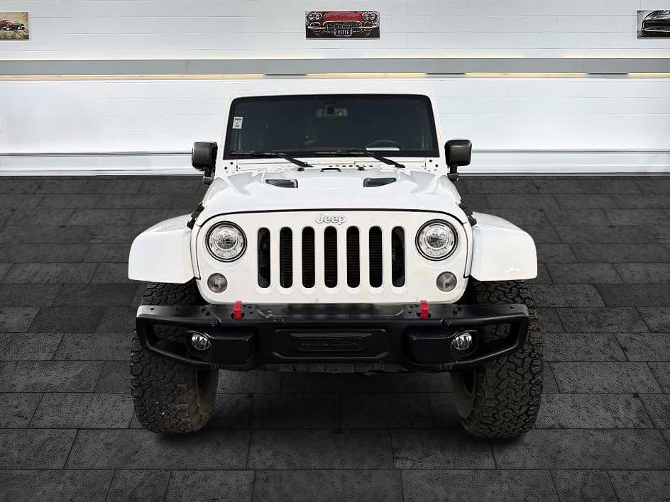 Jeep Wrangler photo 2
