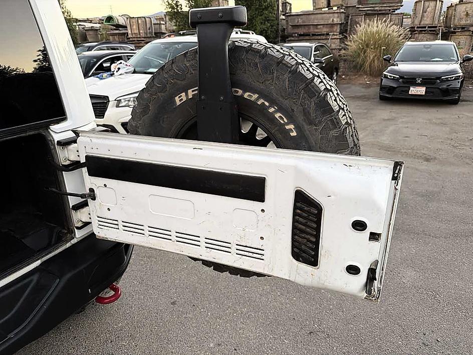 Jeep Wrangler photo 9