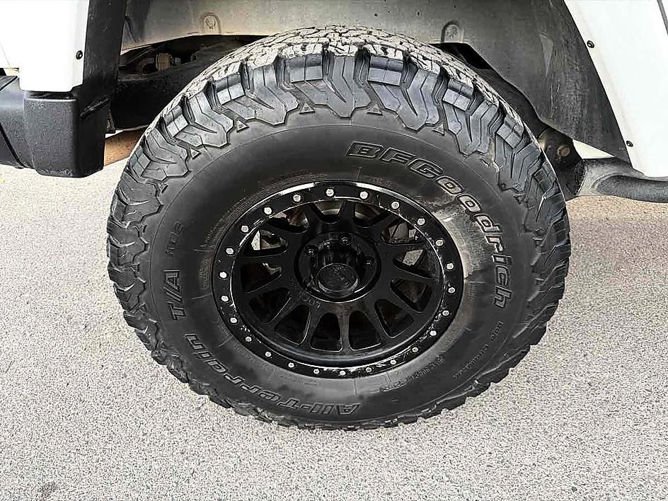 Jeep Wrangler photo 17