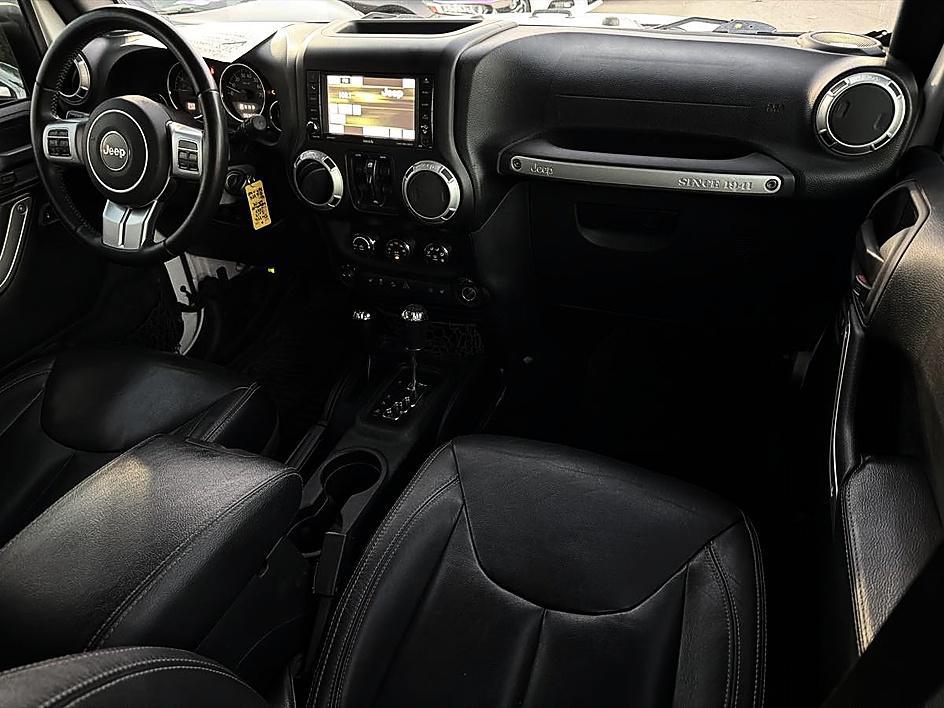 Jeep Wrangler photo 19