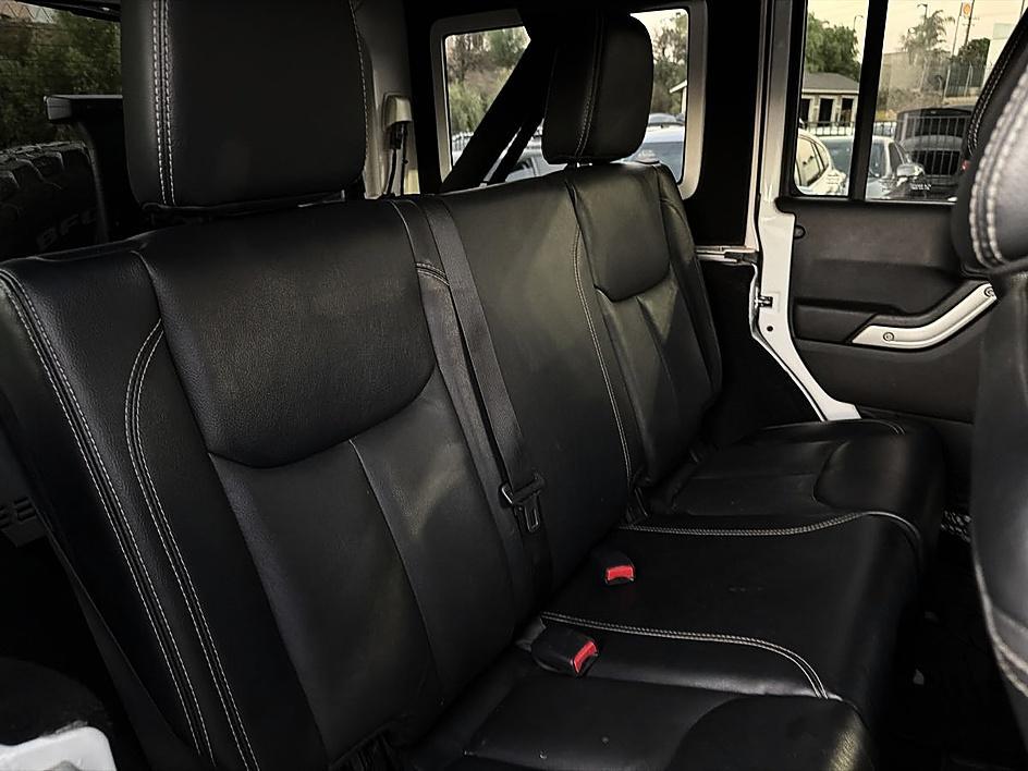 Jeep Wrangler photo 20