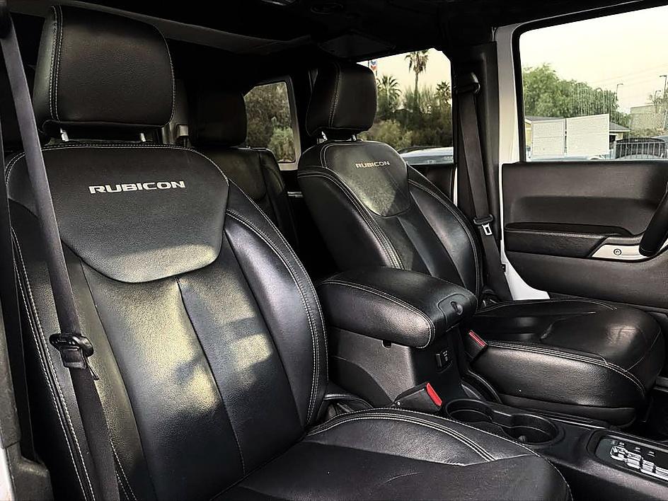 Jeep Wrangler photo 23
