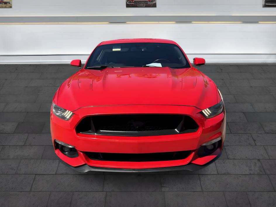 Ford Mustang photo 2