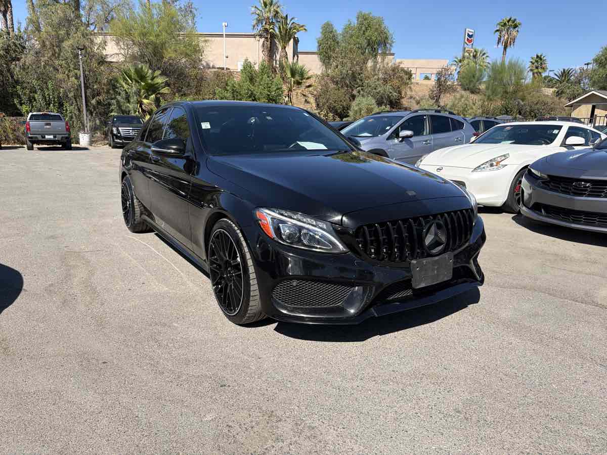 2017 Mercedes-Benz C 300 4MATIC Sedan with Luxury Pkg