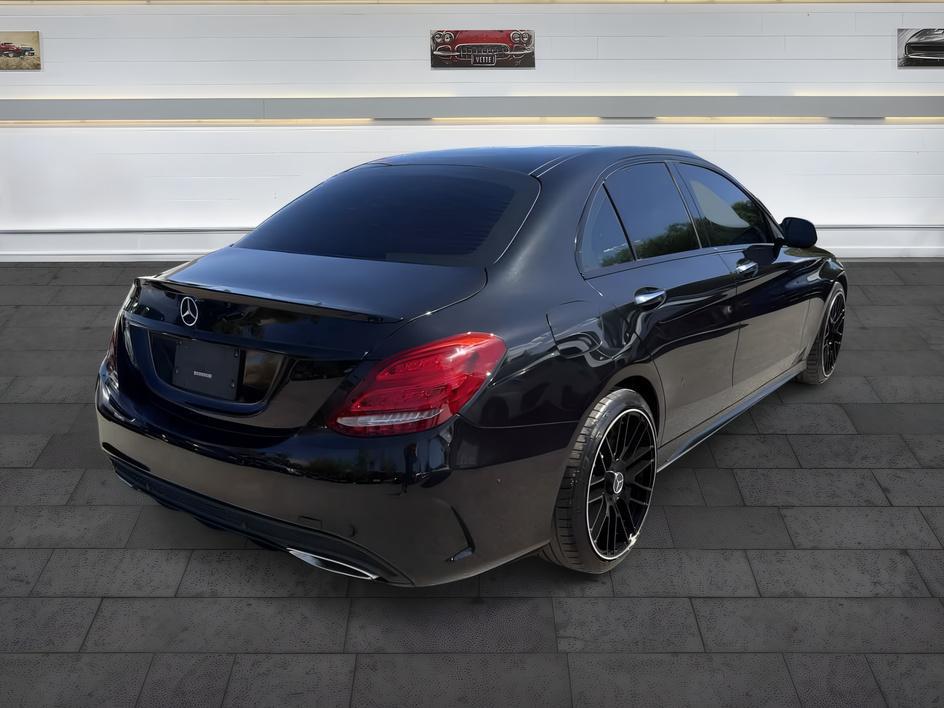 Mercedes-Benz C300 photo 7