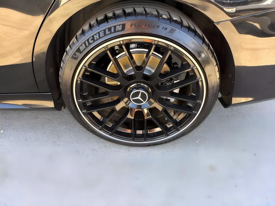Mercedes-Benz C300 photo 9