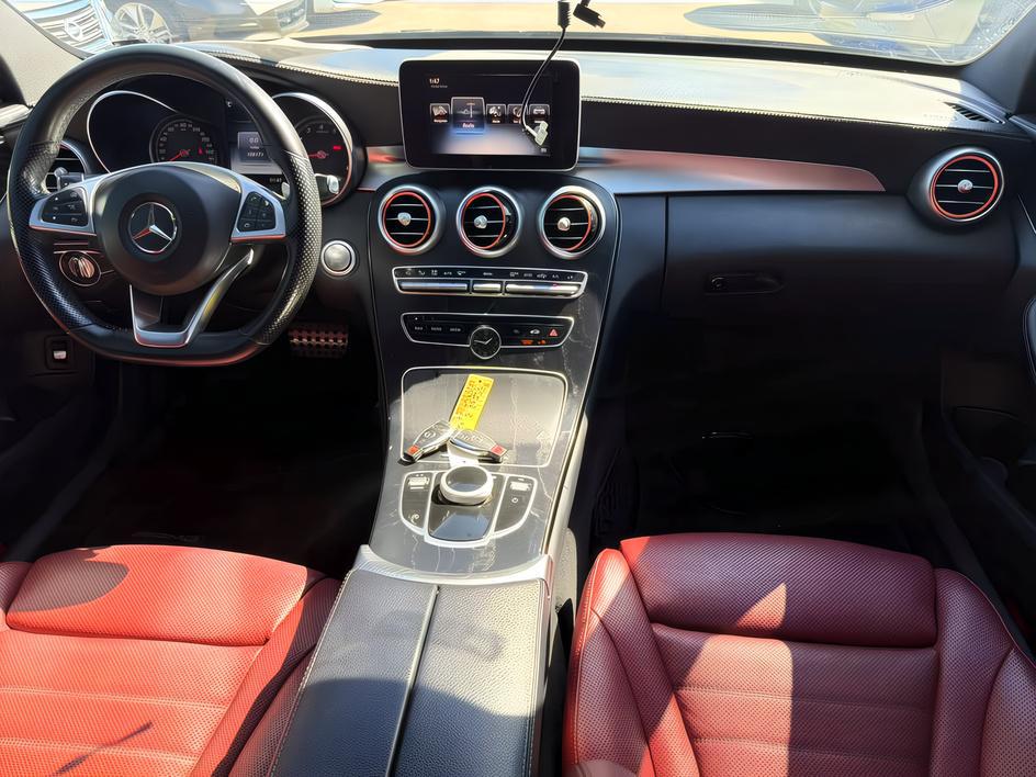 Mercedes-Benz C300 photo 19