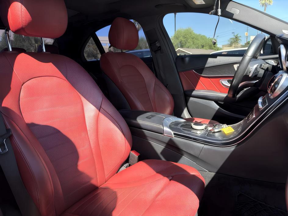 Mercedes-Benz C300 photo 21