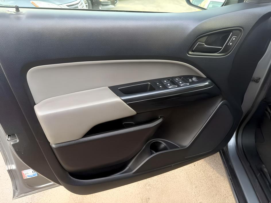 Chevrolet Colorado photo 11