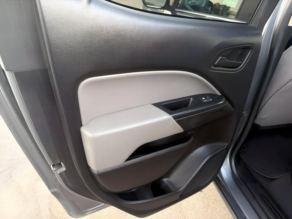 Chevrolet Colorado photo 12