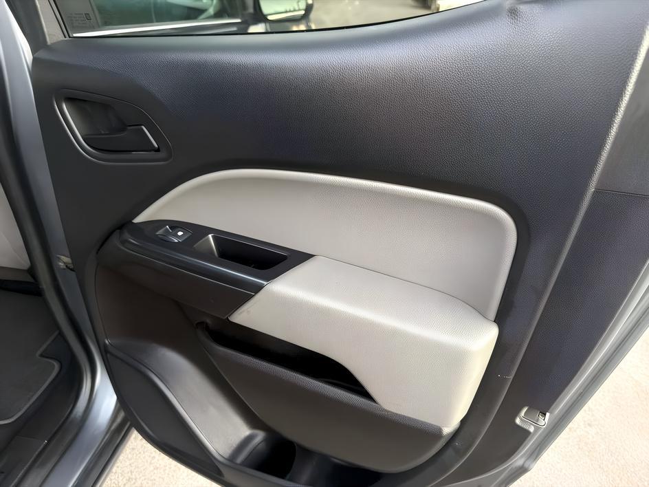 Chevrolet Colorado photo 18