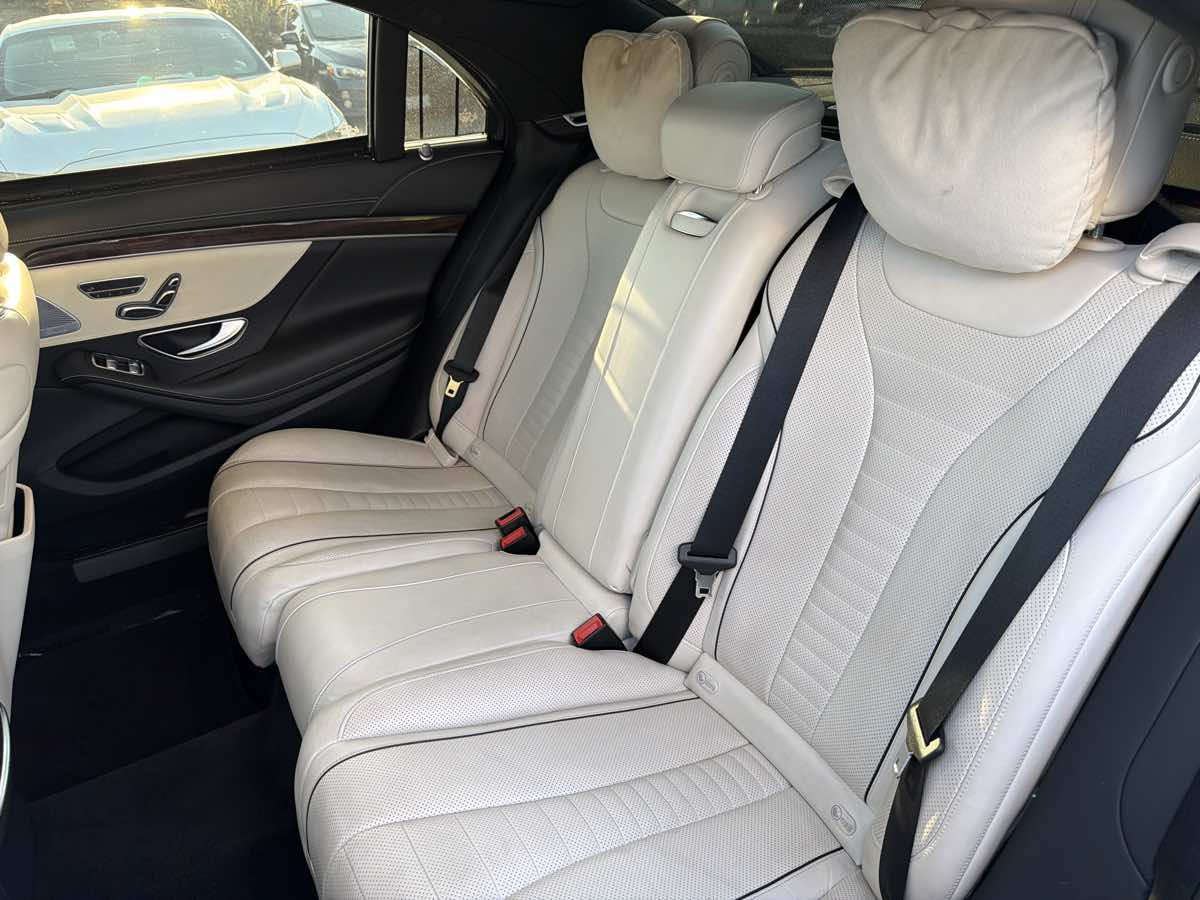 Mercedes-Benz s photo 12