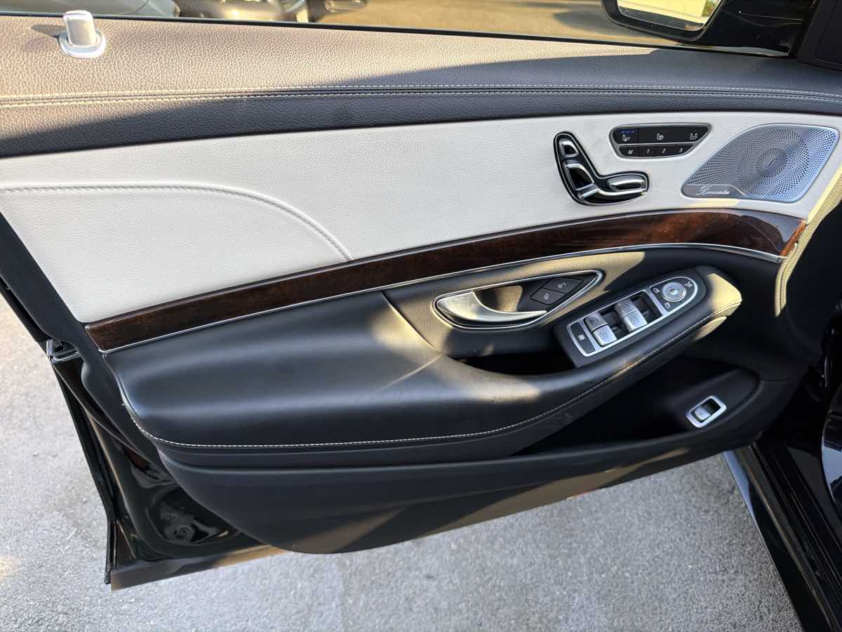 Mercedes-Benz s photo 13