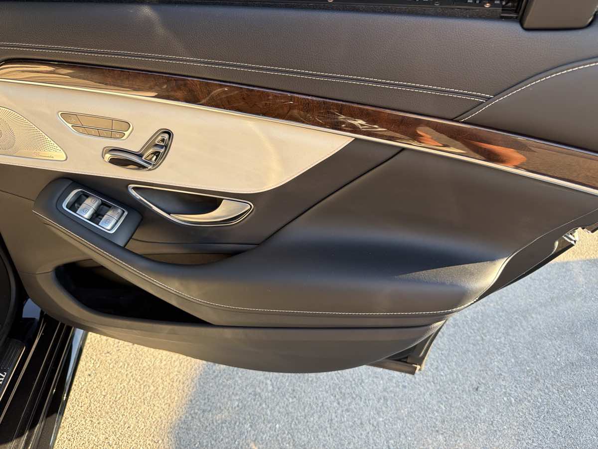 Mercedes-Benz s photo 18