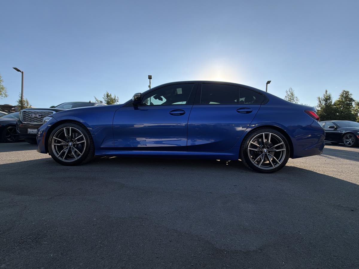 BMW 3 Series photo 4