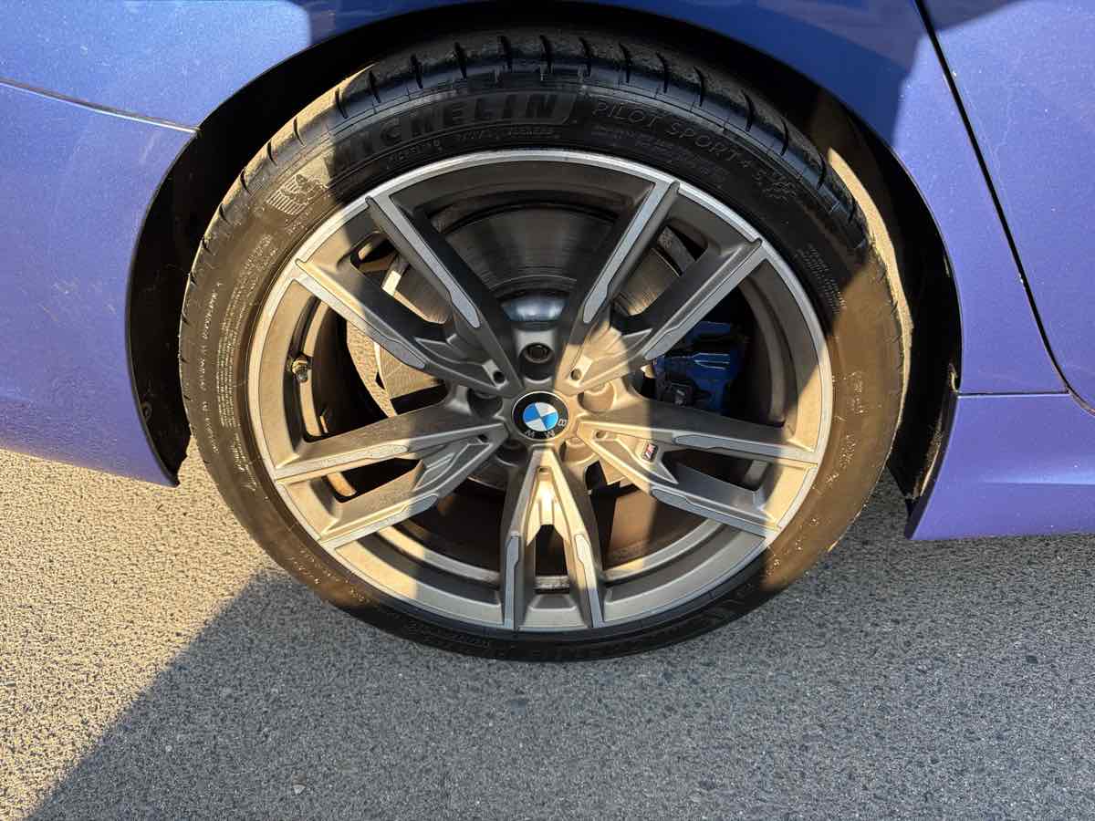 BMW 3 Series photo 7