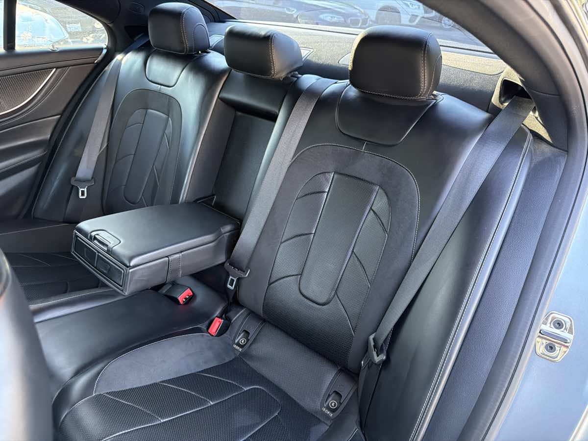 Mercedes-Benz CLS photo 12