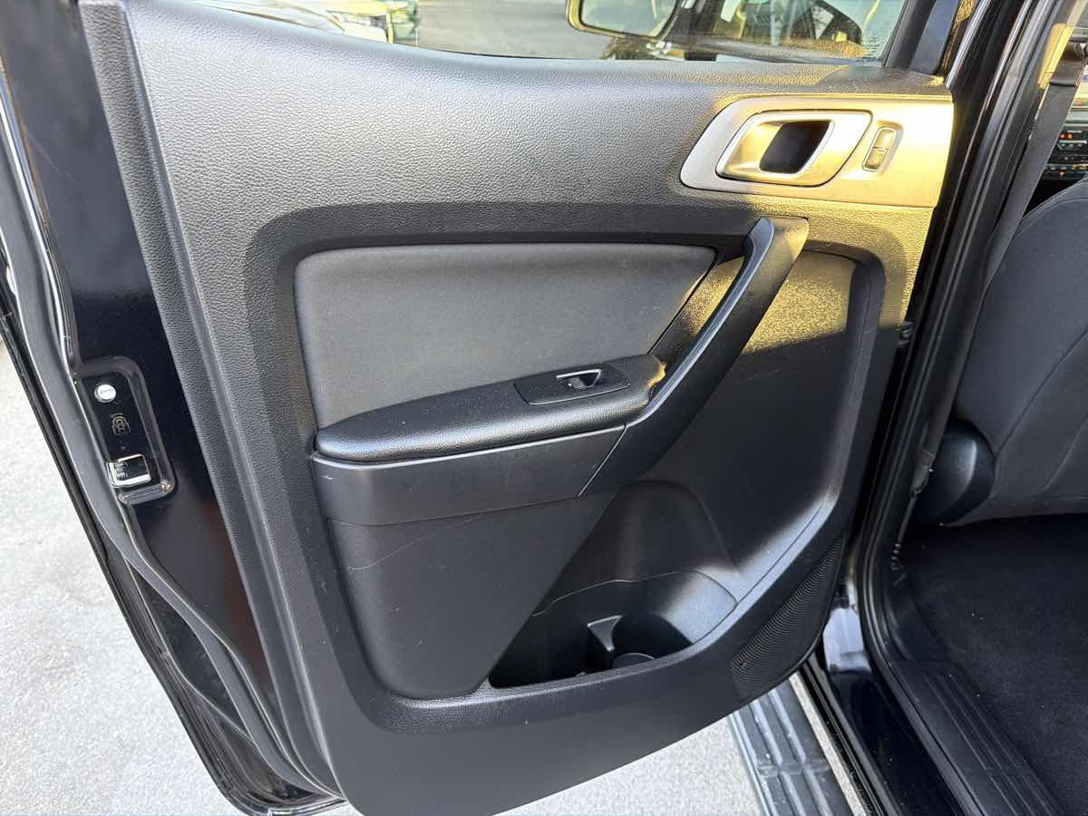 Ford Ranger photo 9