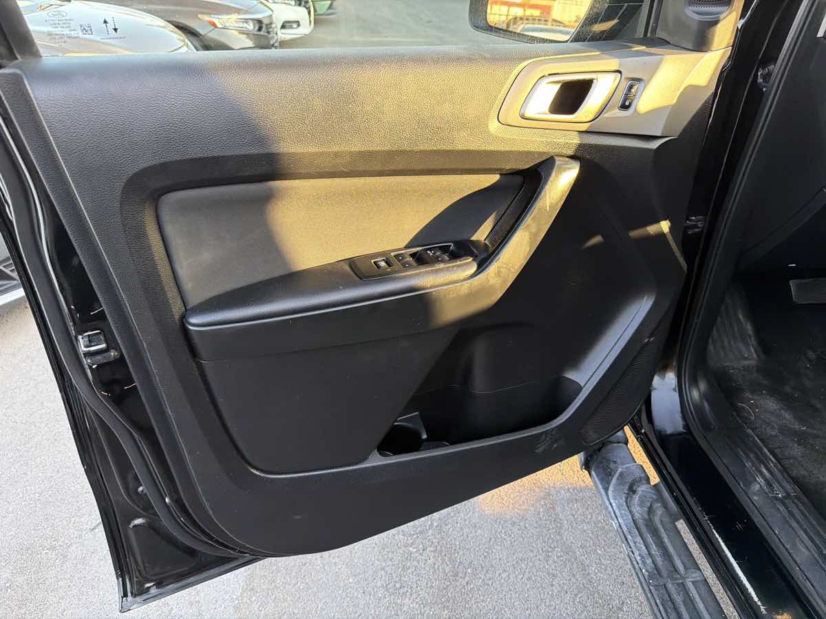 Ford Ranger photo 13