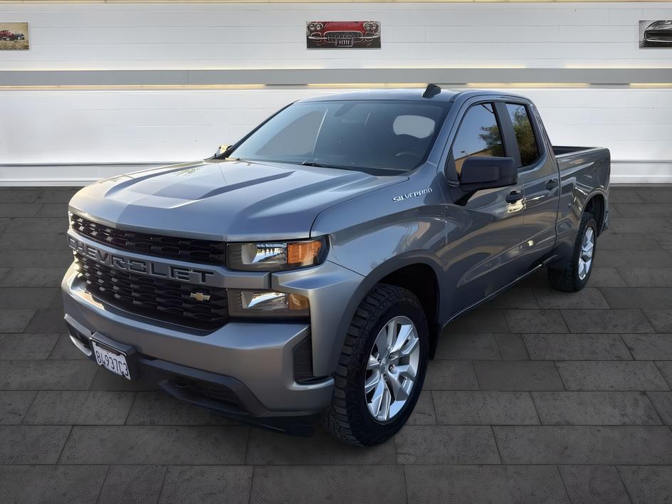 Chevrolet Silverado photo 3