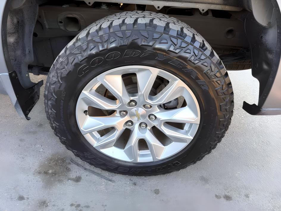 Chevrolet Silverado photo 7