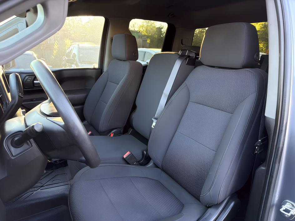 Chevrolet Silverado photo 14
