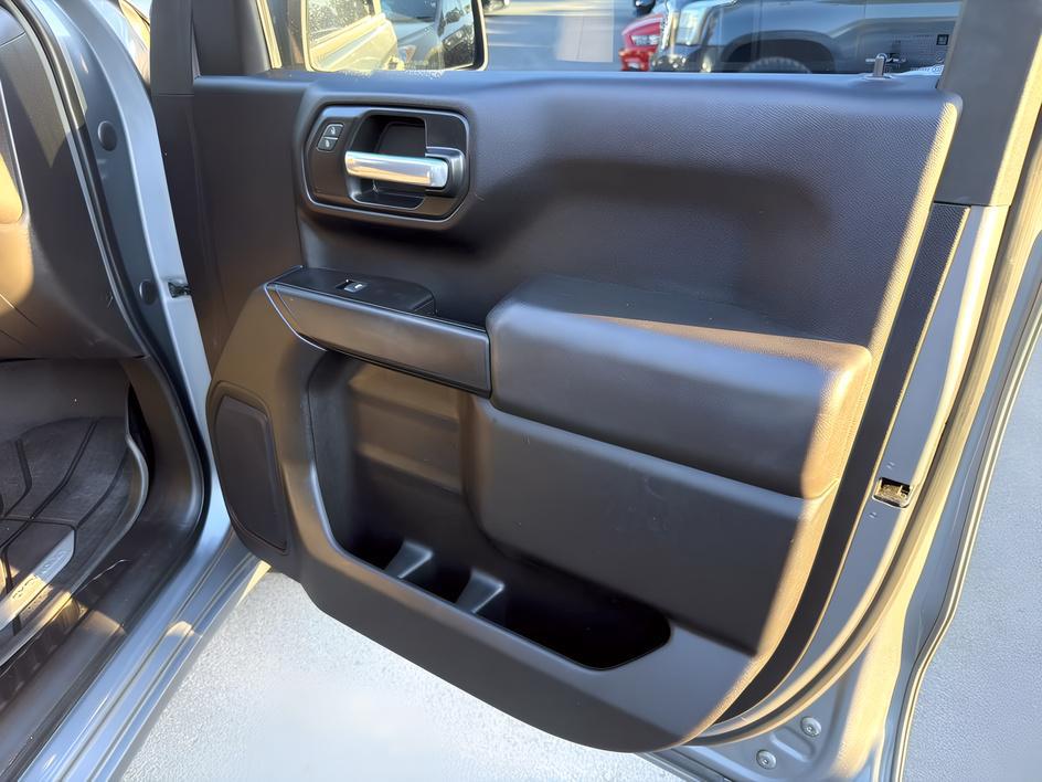 Chevrolet Silverado photo 20