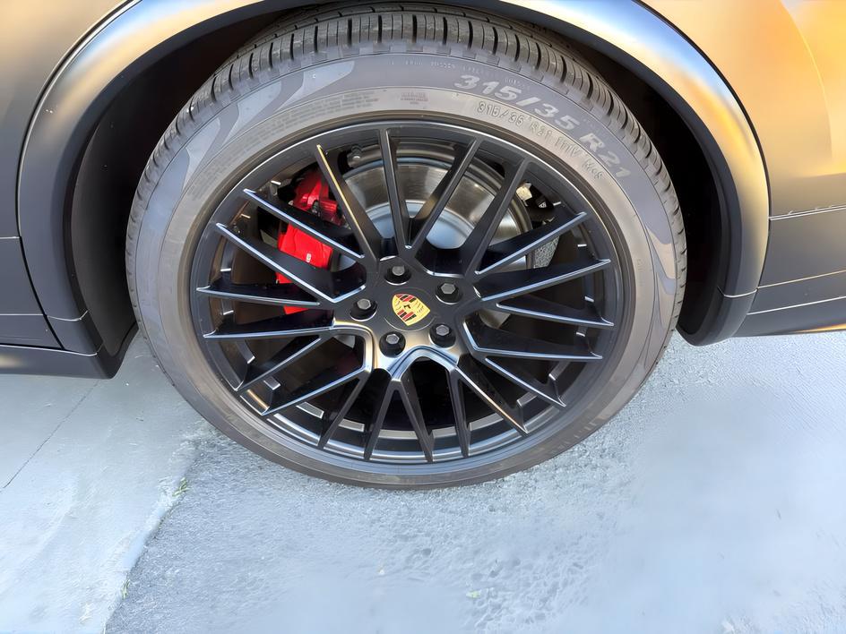 Porsche Cayenne photo 9