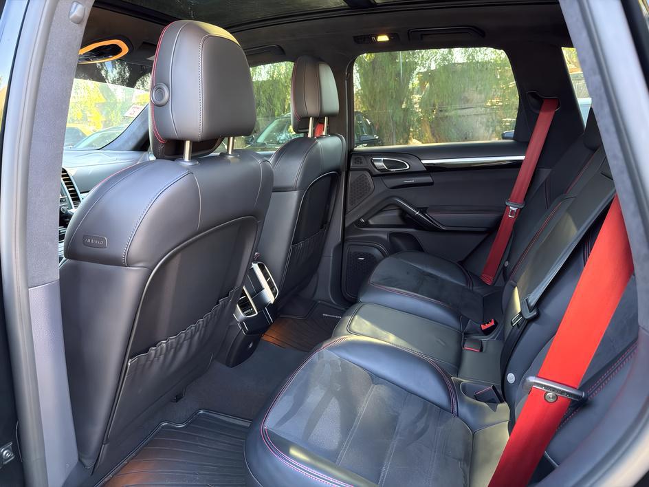 Porsche Cayenne photo 11
