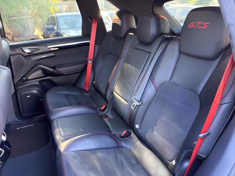 Porsche Cayenne photo 12