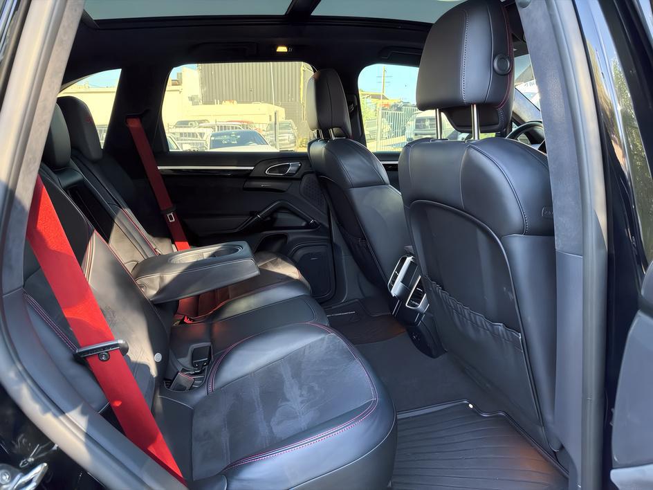 Porsche Cayenne photo 17