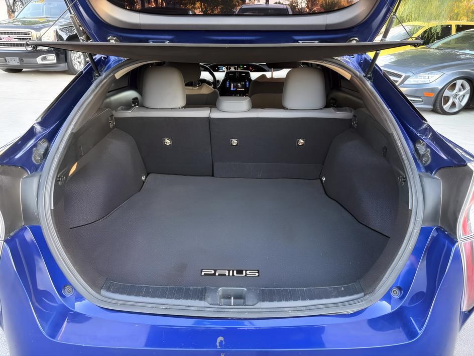 Toyota Prius photo 8