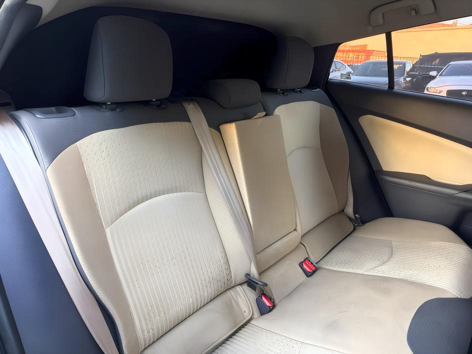 Toyota Prius photo 16