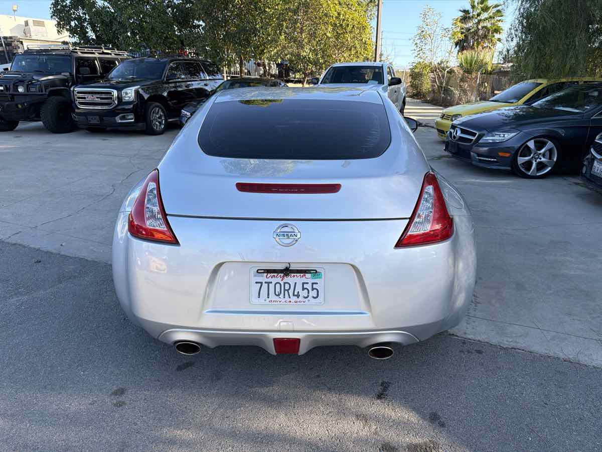 Nissan 370Z photo 6