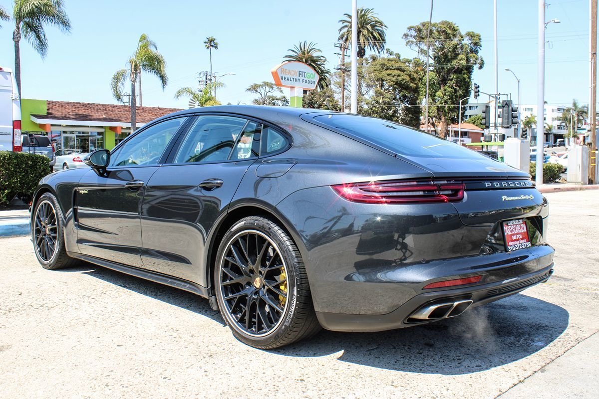 2019 Porsche Panamera Turbo S E-Hybrid photo 3