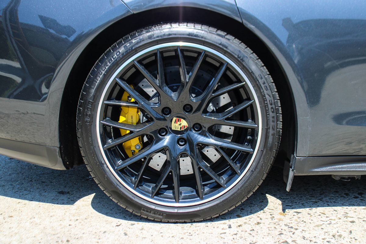 2019 Porsche Panamera Turbo S E-Hybrid photo 41