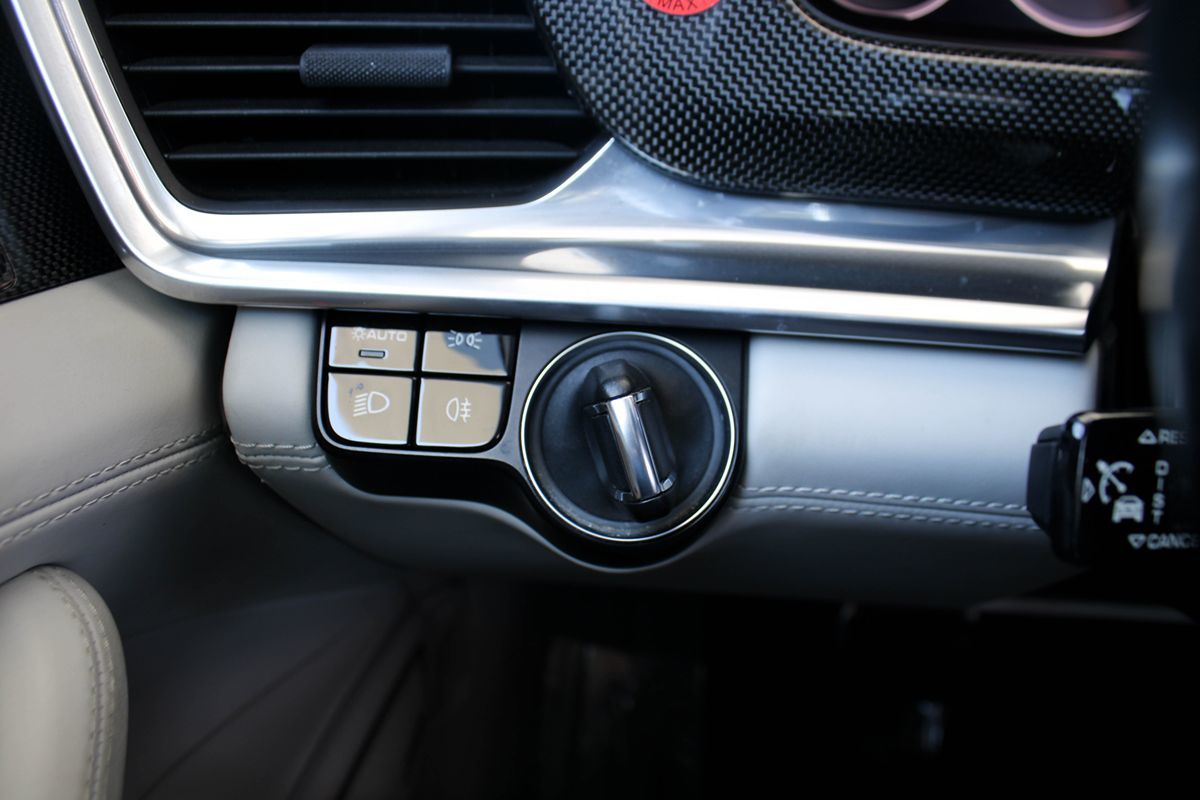 2019 Porsche Panamera Turbo S E-Hybrid photo 39