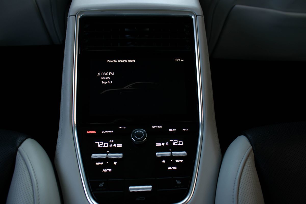 2019 Porsche Panamera Turbo S E-Hybrid photo 38