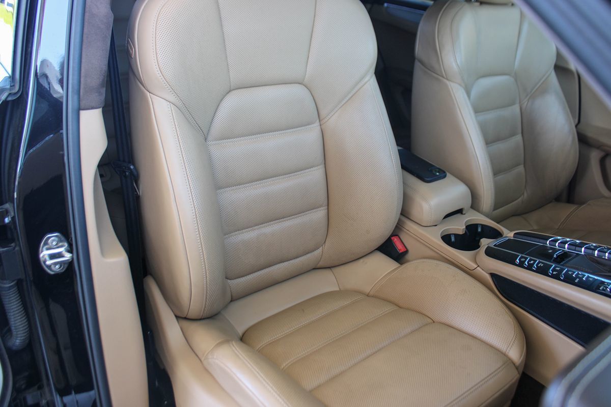 2016 Porsche Macan Turbo photo 19