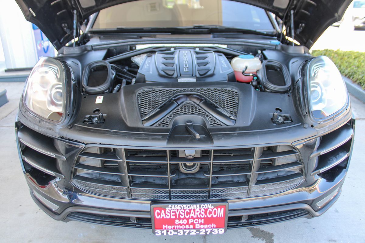 2016 Porsche Macan Turbo photo 29