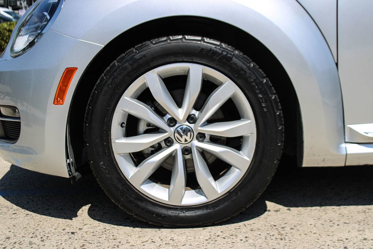 2014 Volkswagen Beetle TDI photo 32