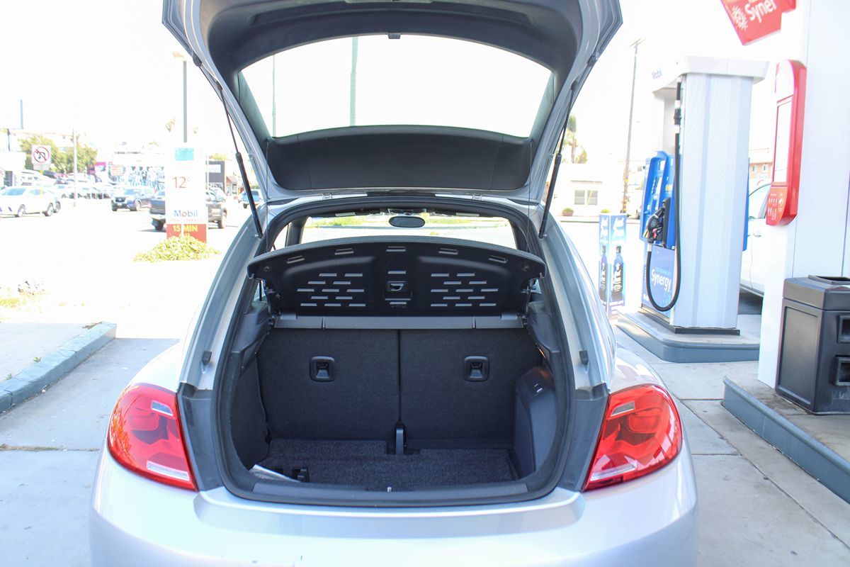 2014 Volkswagen Beetle TDI photo 28