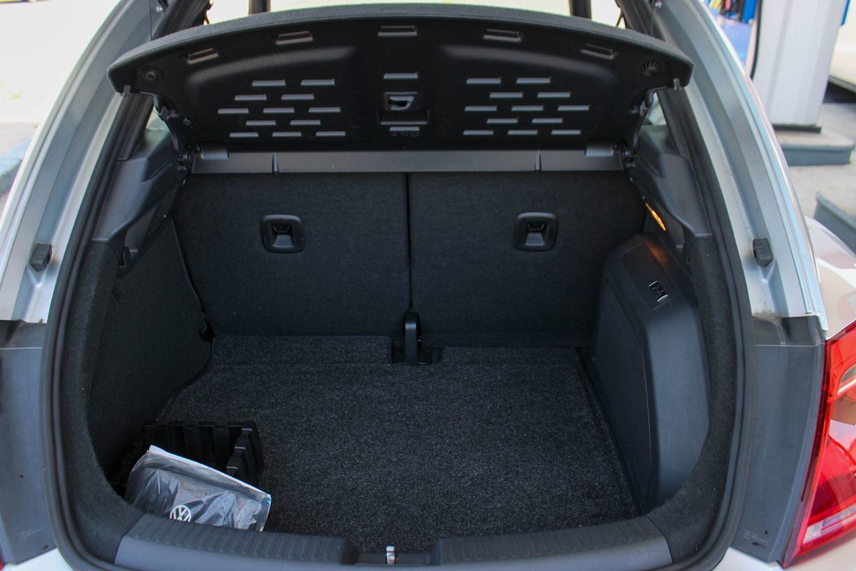 2014 Volkswagen Beetle TDI photo 29