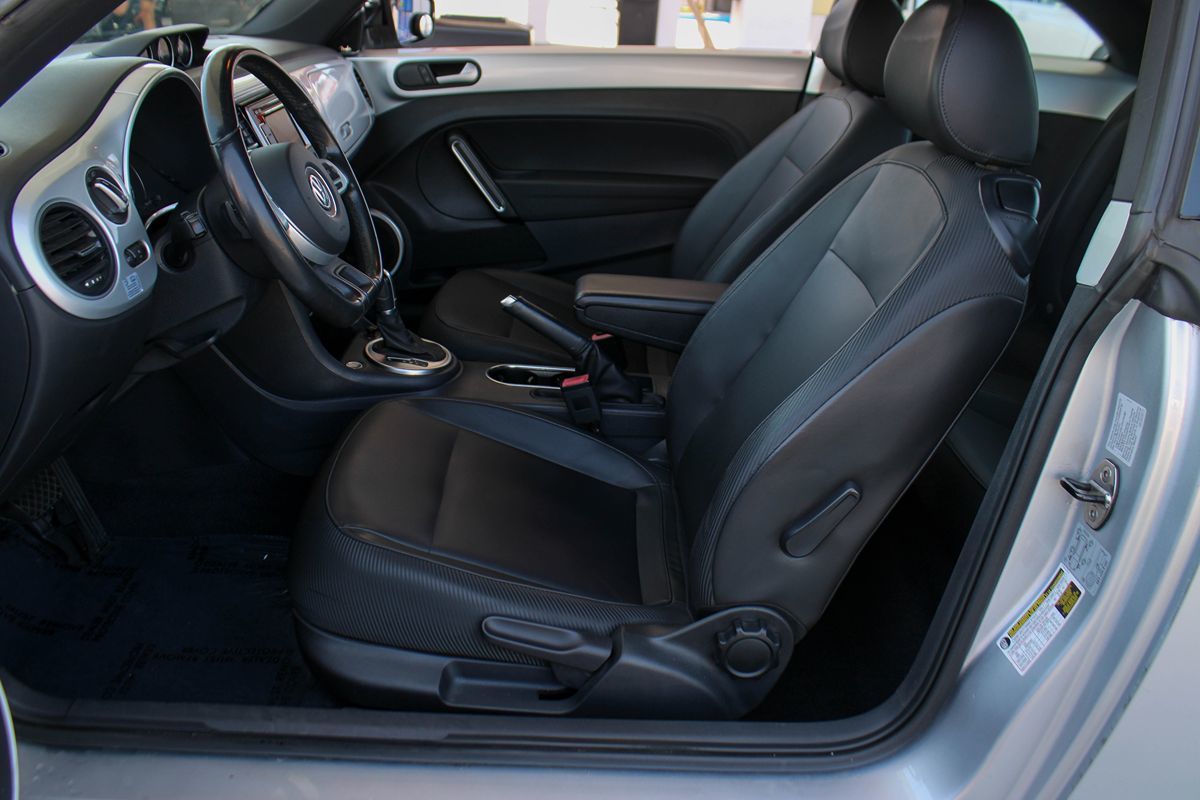 2014 Volkswagen Beetle TDI photo 14